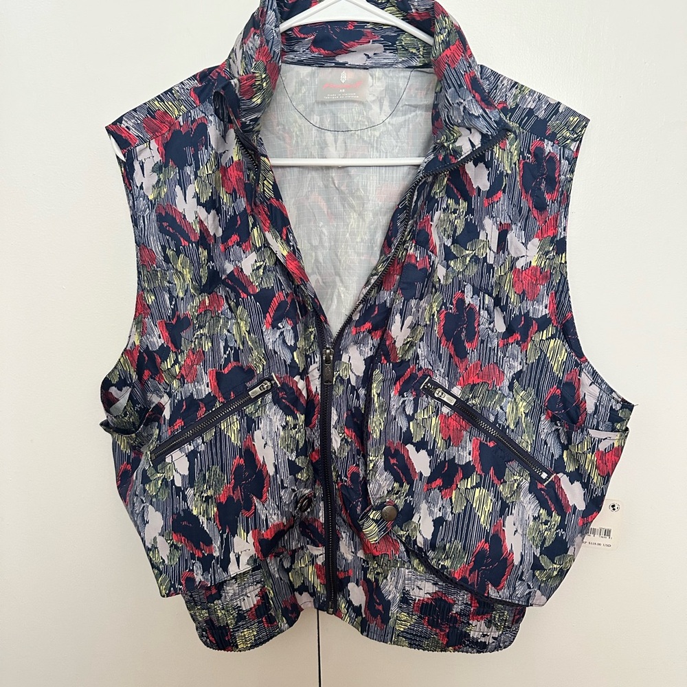 Floral Patterned Sleeveless Vest
